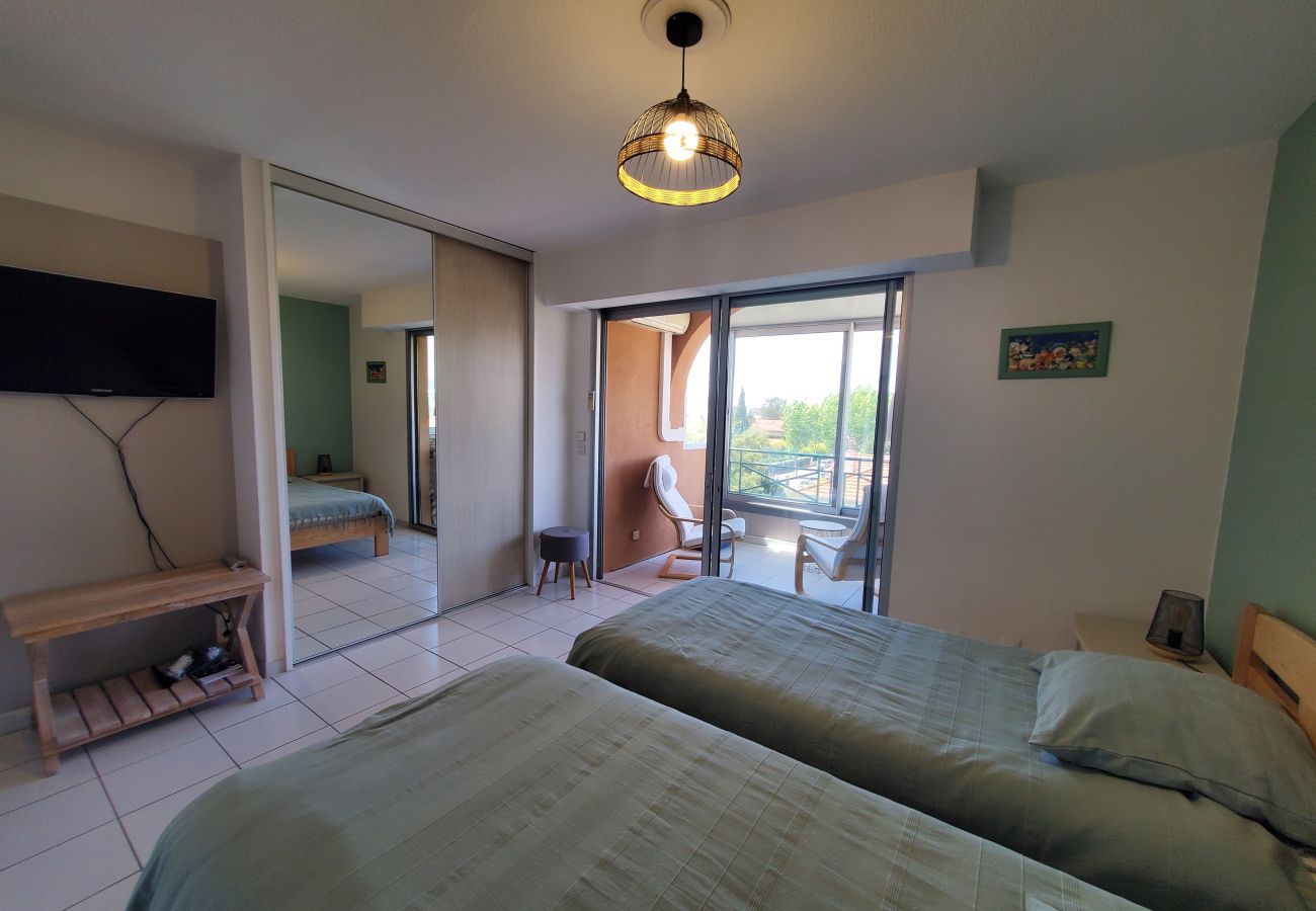 Apartment in Fréjus - Port FREJUS 3 air-conditioned rooms 80m2 4 people near beaches and nature base