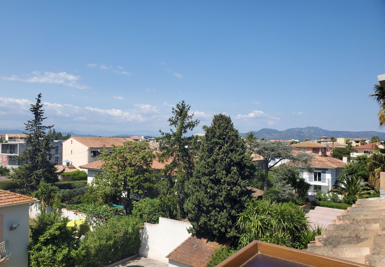 Apartment in Fréjus - Port FREJUS 3 air-conditioned rooms 80m2 4 people near beaches and nature base