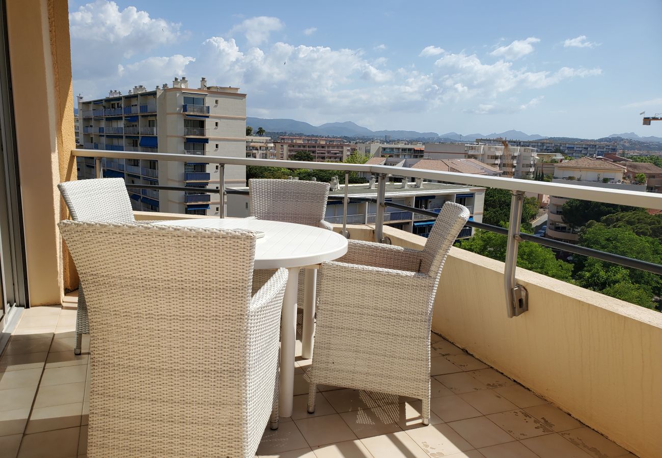 Apartment in Fréjus - FREJUS PLAGE La Miougrano T1 Bis 36m2 Swimming Pool - Beach 150m away Beautiful Balcony 4 People