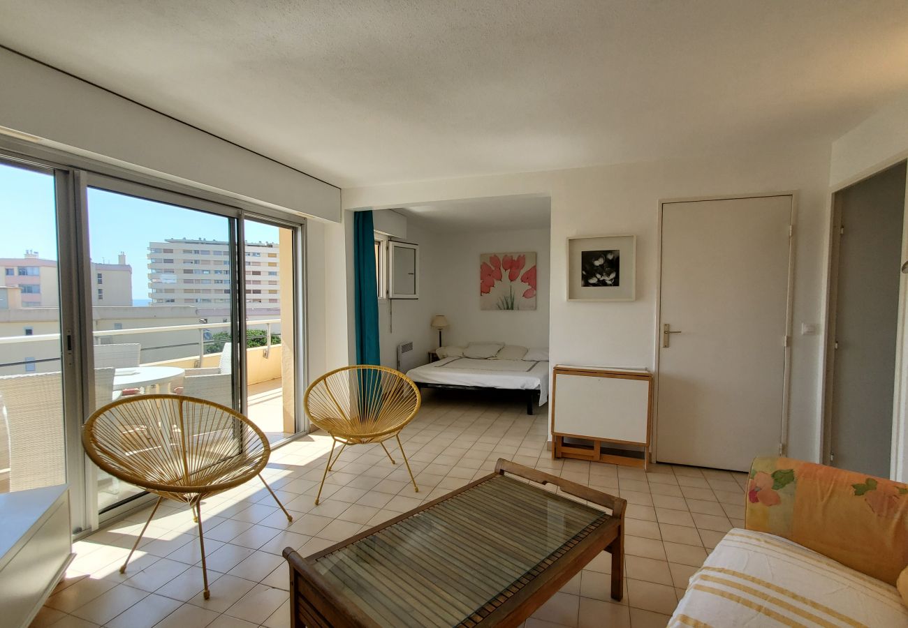 Apartment in Fréjus - FREJUS PLAGE La Miougrano T1 Bis 36m2 Swimming Pool - Beach 150m away Beautiful Balcony 4 People