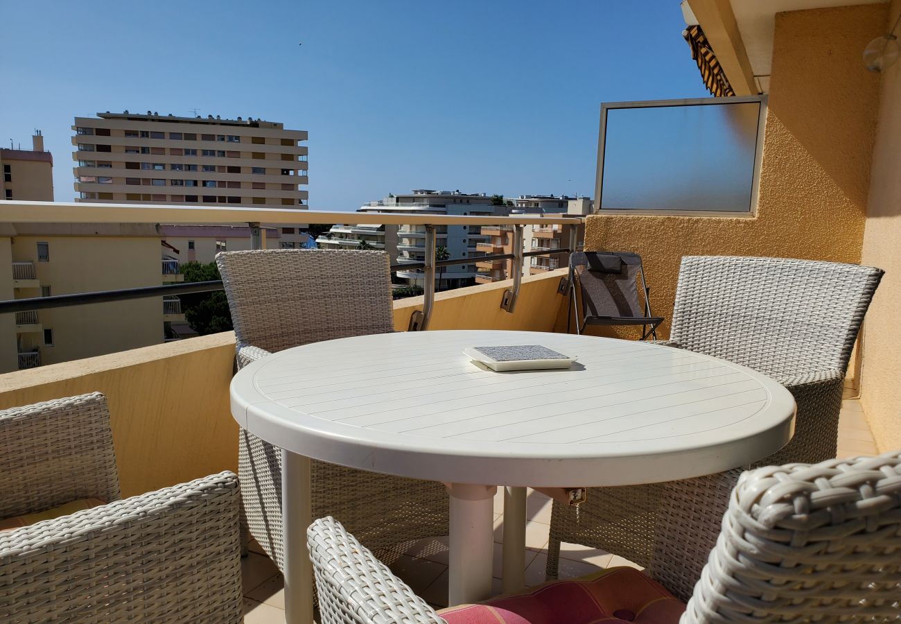 Apartment in Fréjus - FREJUS PLAGE La Miougrano T1 Bis 36m2 Swimming Pool - Beach 150m away Beautiful Balcony 4 People