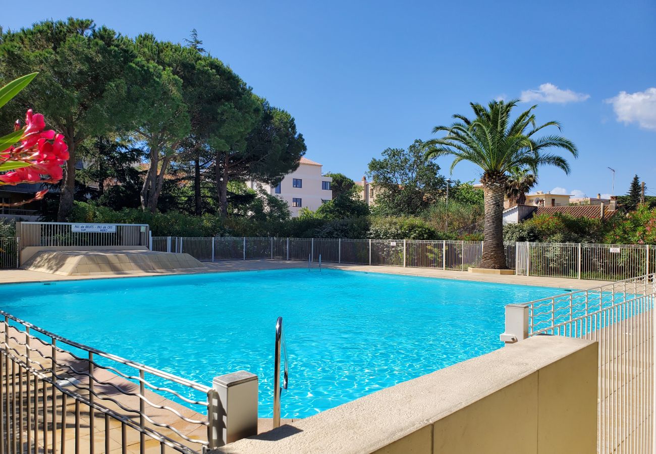 Apartment in Fréjus - FREJUS PLAGE La Miougrano T1 Bis 36m2 Swimming Pool - Beach 150m away Beautiful Balcony 4 People