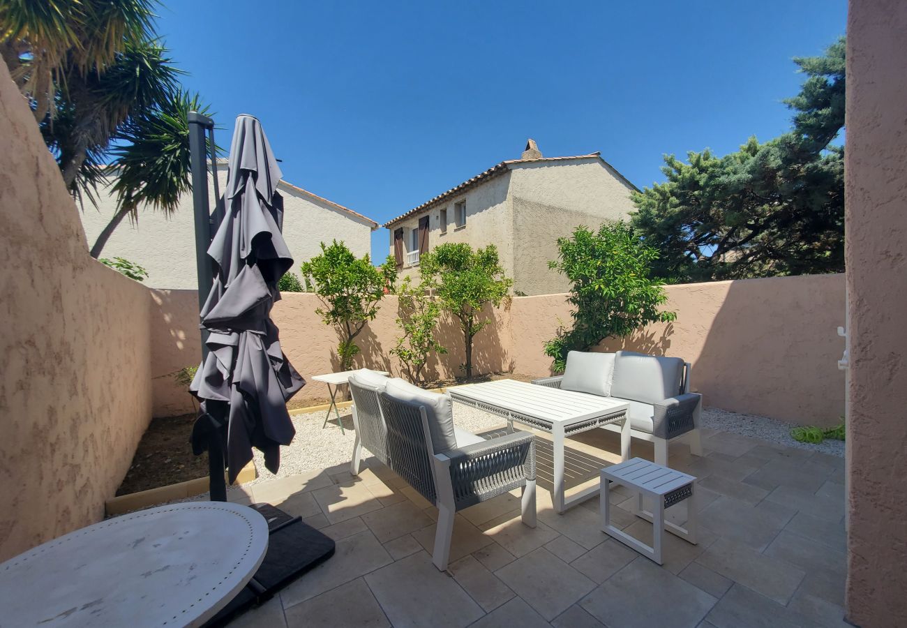 House in Fréjus - FREJUS Rare for rent house 3 bedrooms, 6 people, air-conditioned, 2 car parks, 2 kms from the beaches