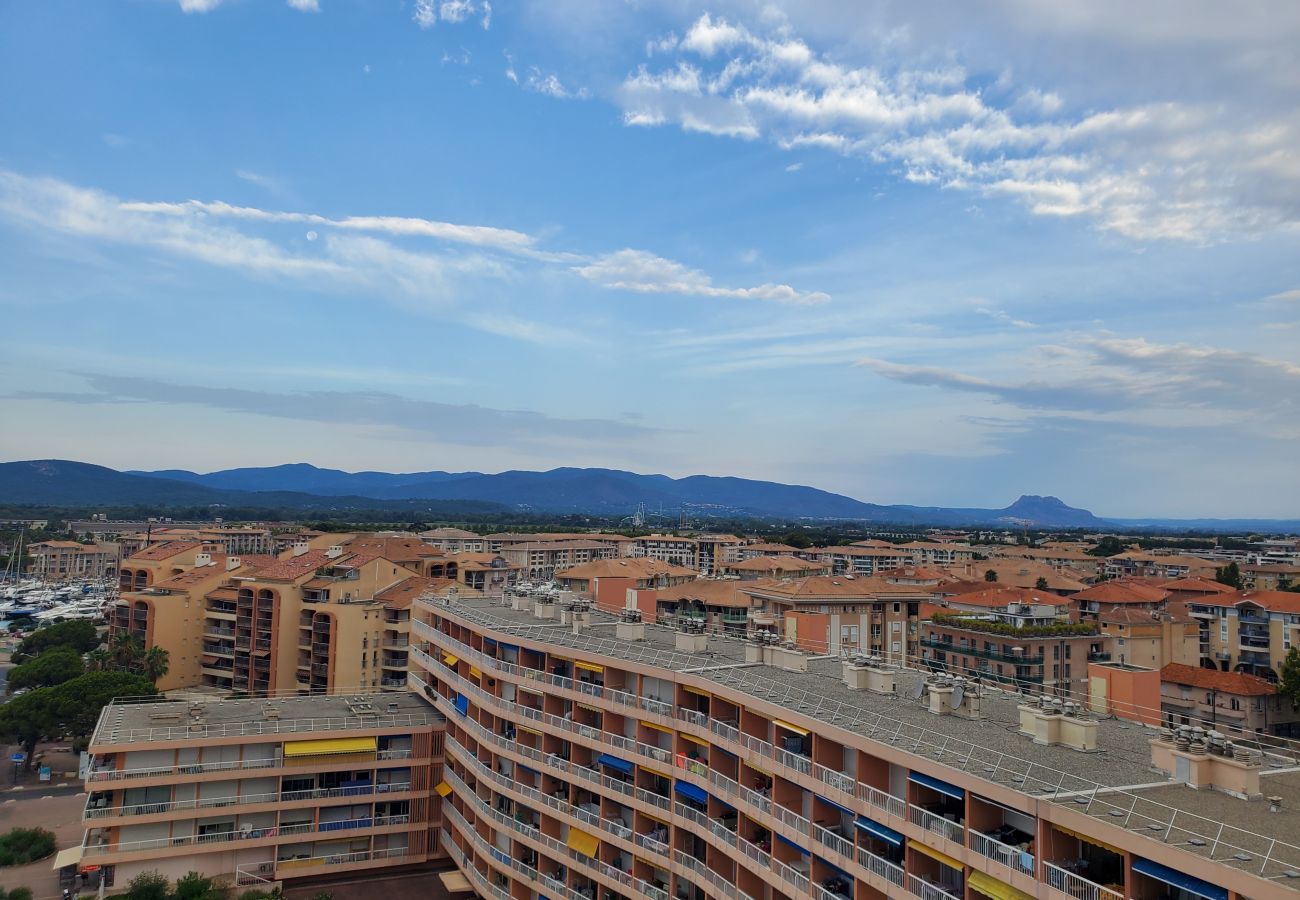 Apartment in Fréjus - FREJUS PLAGE Tour Mediterranée 10th Floor T2 180° sea view Parking