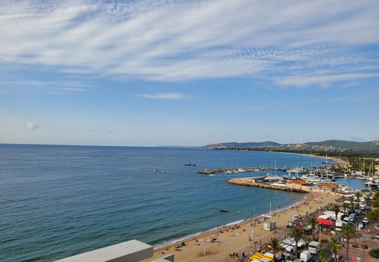 Apartment in Fréjus - FREJUS PLAGE Tour Mediterranée 10th Floor T2 180° sea view Parking