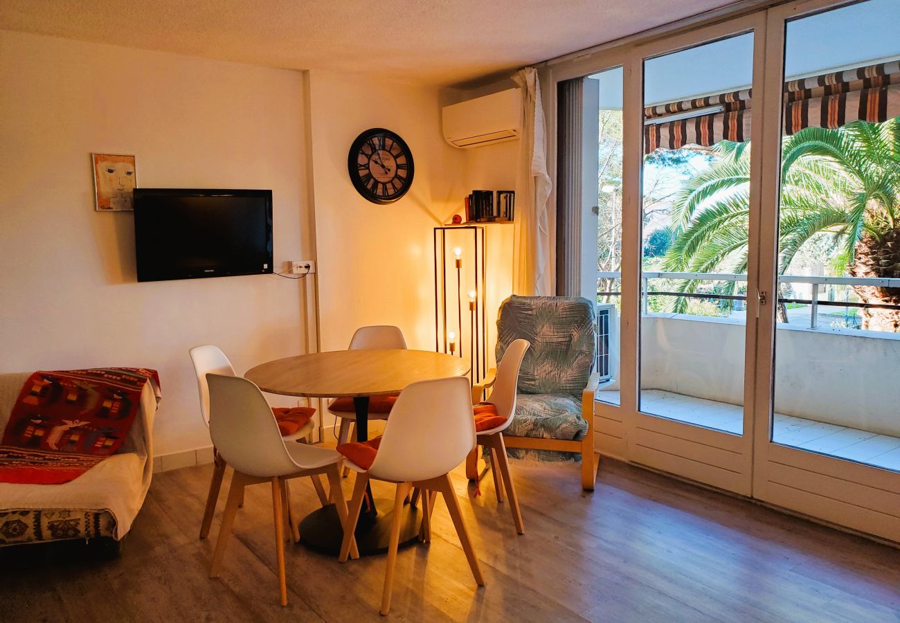 Apartment in Fréjus - MIOUGRANO T2 55m2 Bright Air-conditioned Beach Swimmingpool Parking