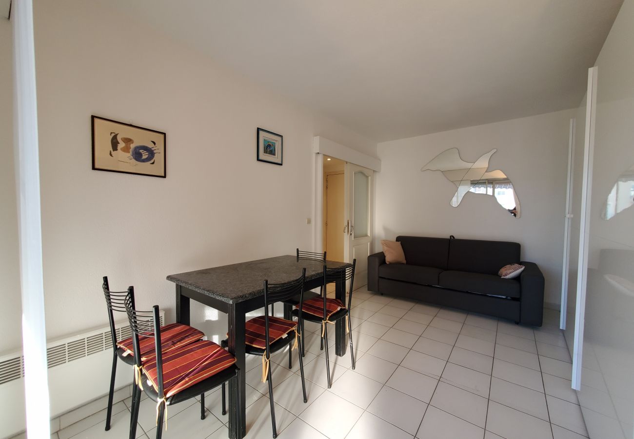 Apartment in Fréjus - Port FREJUS T2 39m2 air-conditioned Beautiful terrace Garden view Wifi Parking 4 People