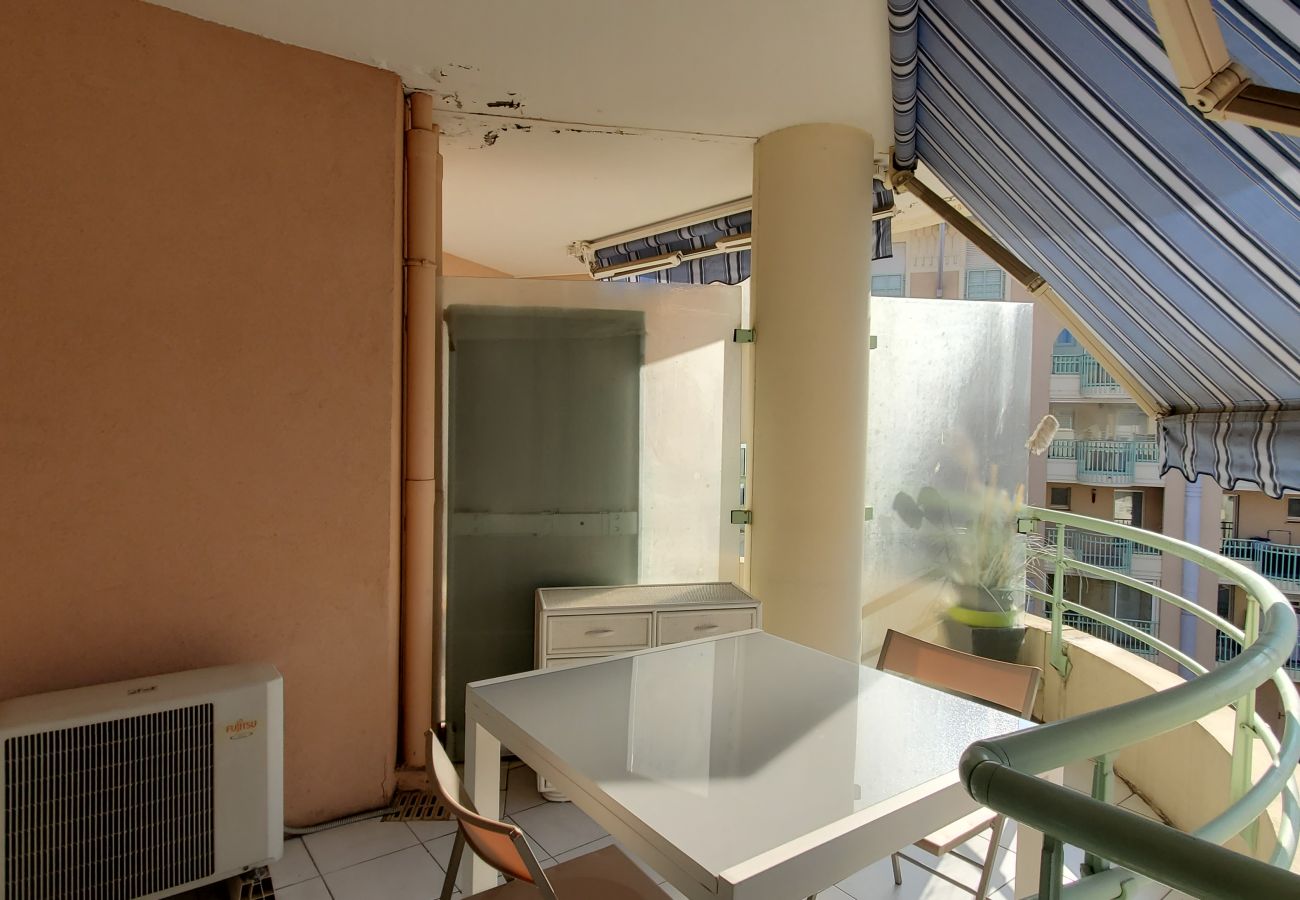 Apartment in Fréjus - Port FREJUS T2 39m2 air-conditioned Beautiful terrace Garden view Wifi Parking 4 People