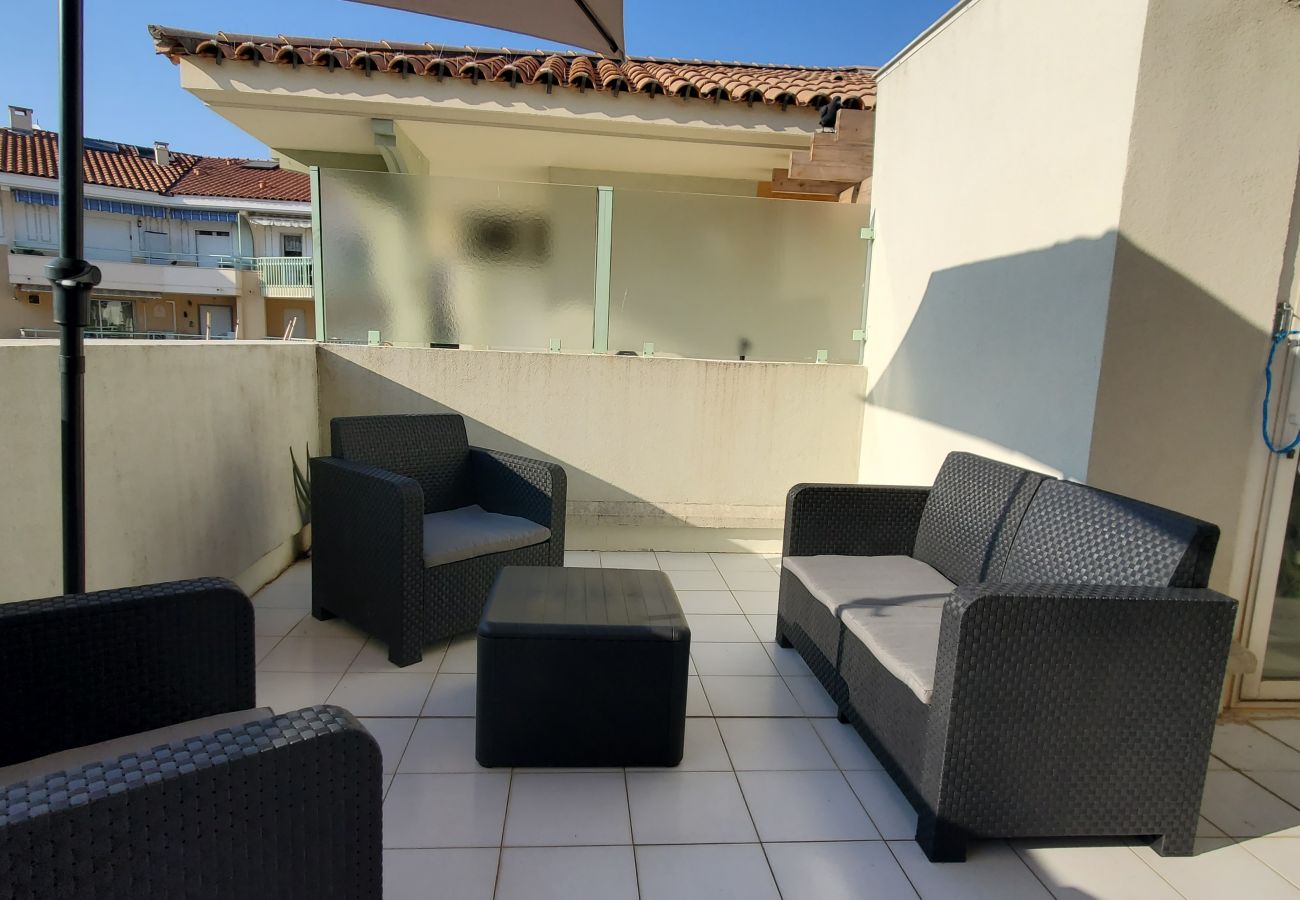 Apartment in Fréjus - Port FREJUS T2 39m2 air-conditioned Beautiful terrace Garden view Wifi Parking 4 People