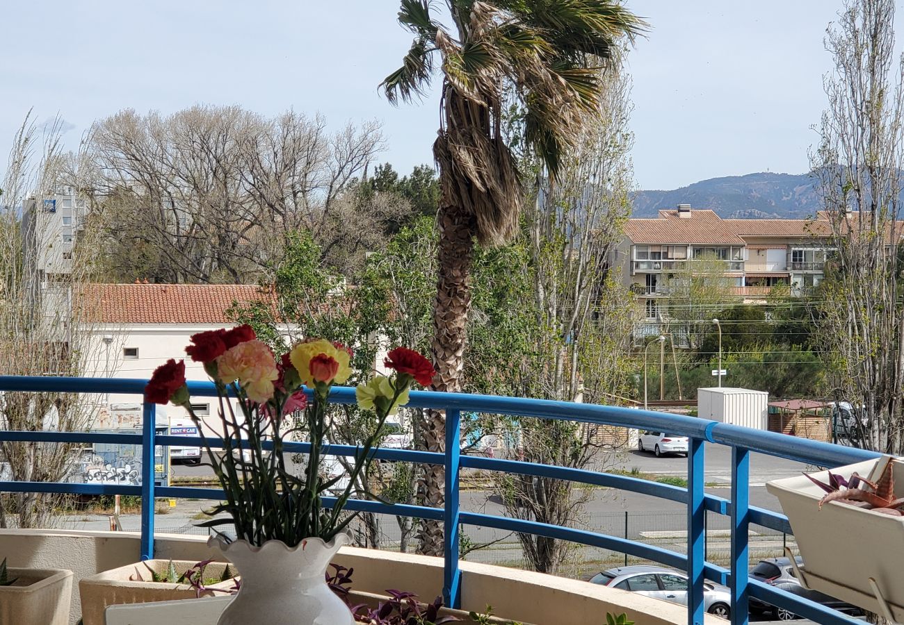 Apartment in Fréjus - Fréjus Plage, Le Sextant, Large T2 of 52m2, 3/4 people, swimming pool, large balcony, WIFIair-conditioned living room, 400m from the beach