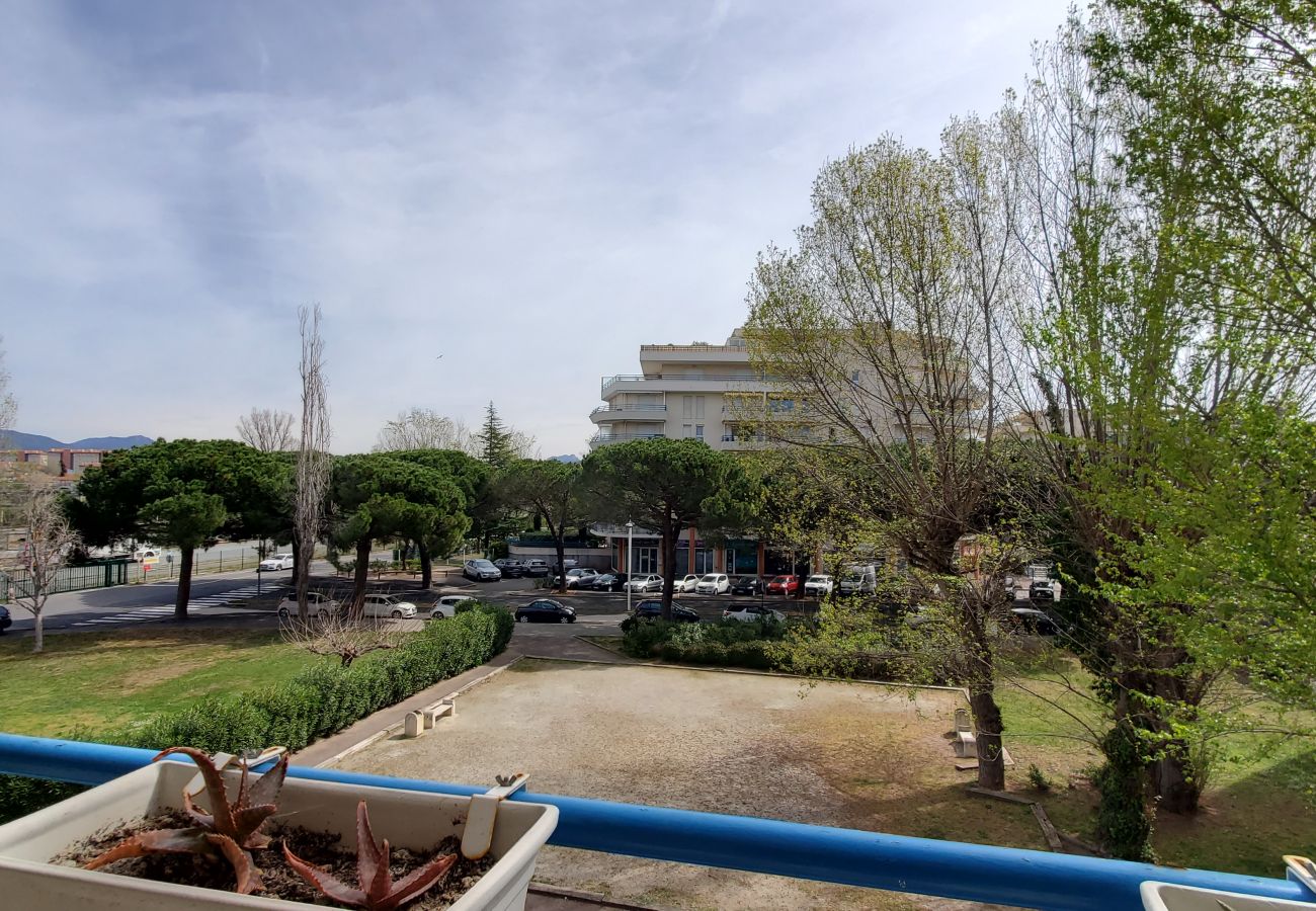 Apartment in Fréjus - Fréjus Plage, Le Sextant, Large T2 of 52m2, 3/4 people, swimming pool, large balcony, WIFIair-conditioned living room, 400m from the beach