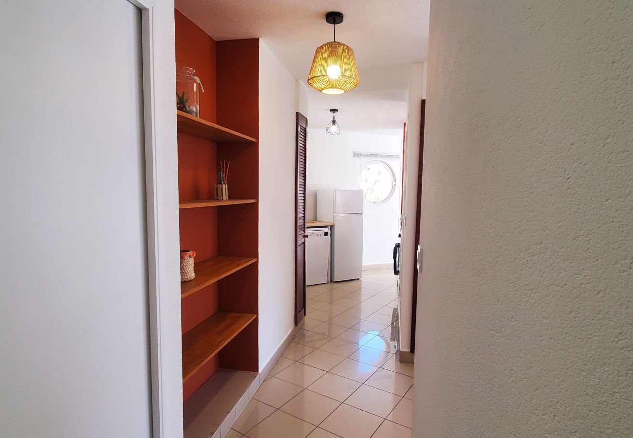 Apartment in Fréjus - Port-Fréjus, LE NADIR, on the quays, Large 2 room apartment 51m2, sleeps 4/5, parking, close access to the beaches, balcony, for a pleasant stay in the sun, relaxation and leisure