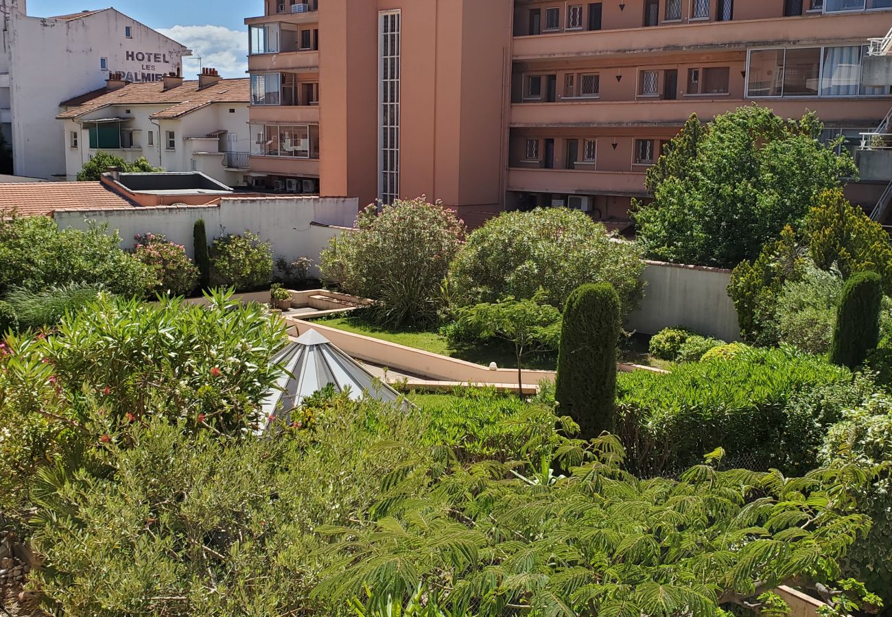 Apartment in Fréjus - Fréjus-Plage, 110m2, 3 bedrooms, 6 people, facing the sea, air conditioning and double garage