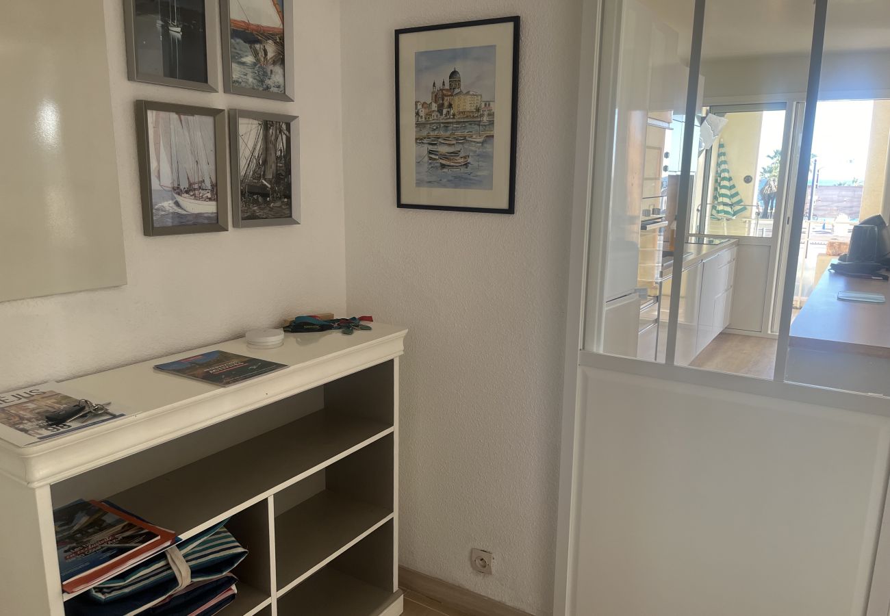 Apartamento en Fréjus - Port FREJUS Excepcional apartamento de 3 piezas de 64 m2 Balcón vista al mar, aire acondicionado, con piscina WIFI 6 Personas