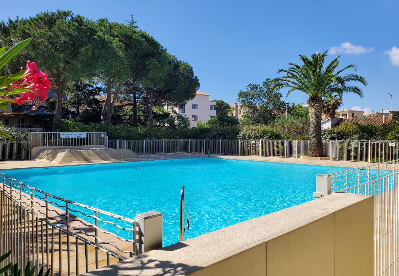 Estudio en Fréjus - FREJUS PLAGE La Miougrano Estudio 25m2 Piscina 300m de las playas Balcón en el jardín 2 Personas