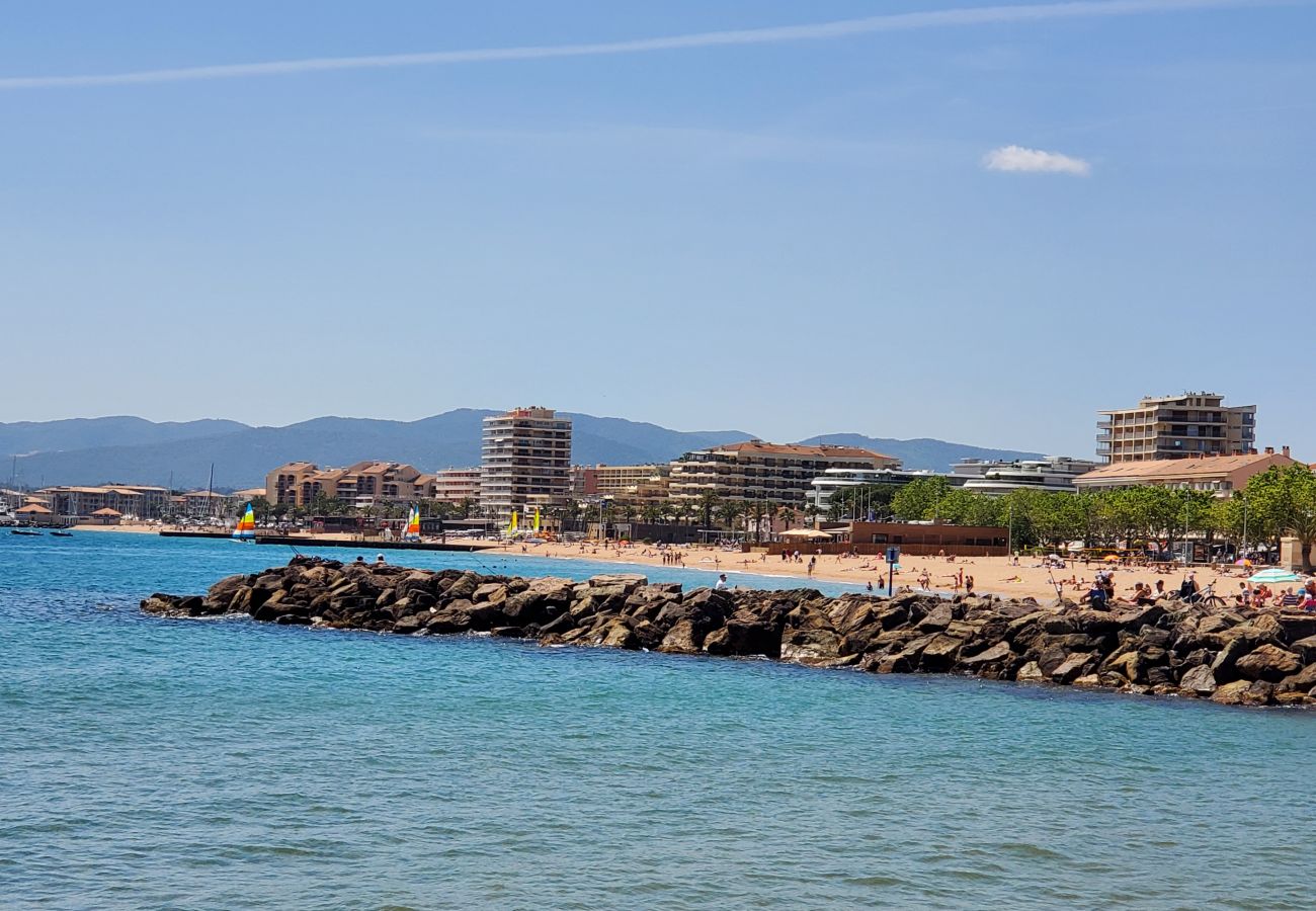 Estudio en Fréjus - FREJUS PLAGE La Miougrano Estudio 25m2 Piscina 300m de las playas Balcón en el jardín 2 Personas