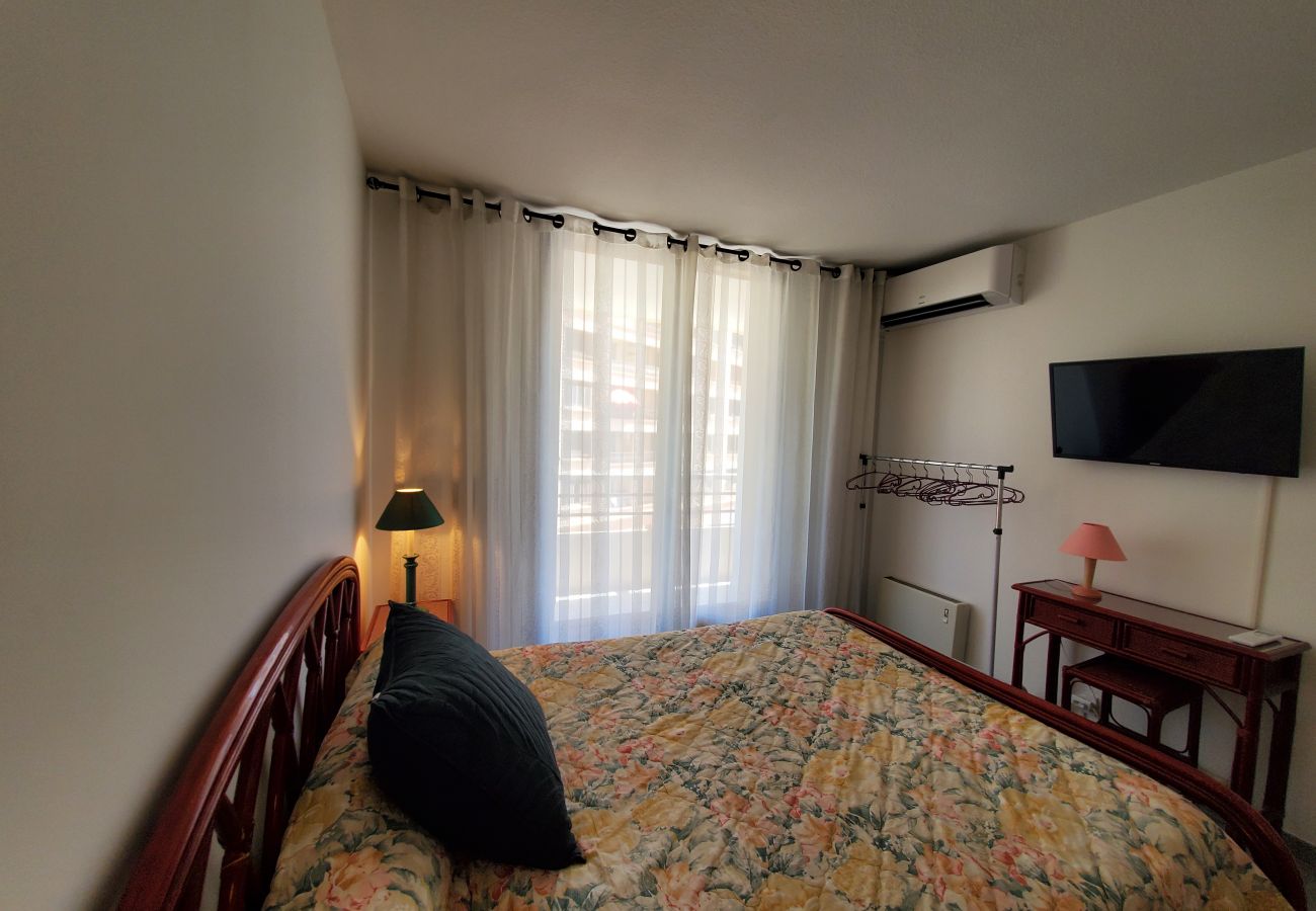 Apartamento en Fréjus - MIOUGRANO Pretty T2 con aire acondicionado 4 personas 300m Playa, con balcón, piscina y estacionamiento subterráneo