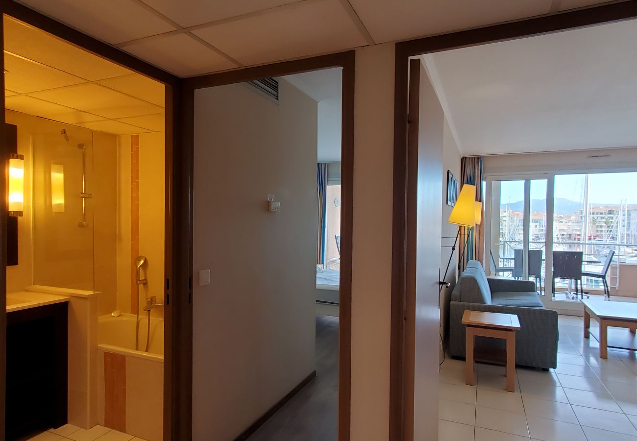 Apartamento en Fréjus - CAP HERMES T2 con aire acondicionado 40m2 con balcón vista Puerto 4 Personas Estacionamiento en el sótano