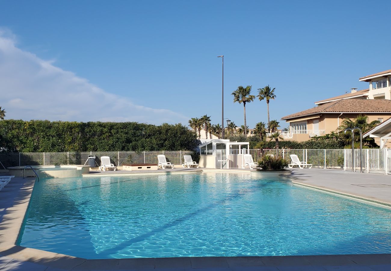 Apartamento en Fréjus - Residencia Cap Hermès, T2/3, 40m2, 4-5 personas, gran terraza con vistas al mar, aire acondicionado, aparcamiento privado, piscina