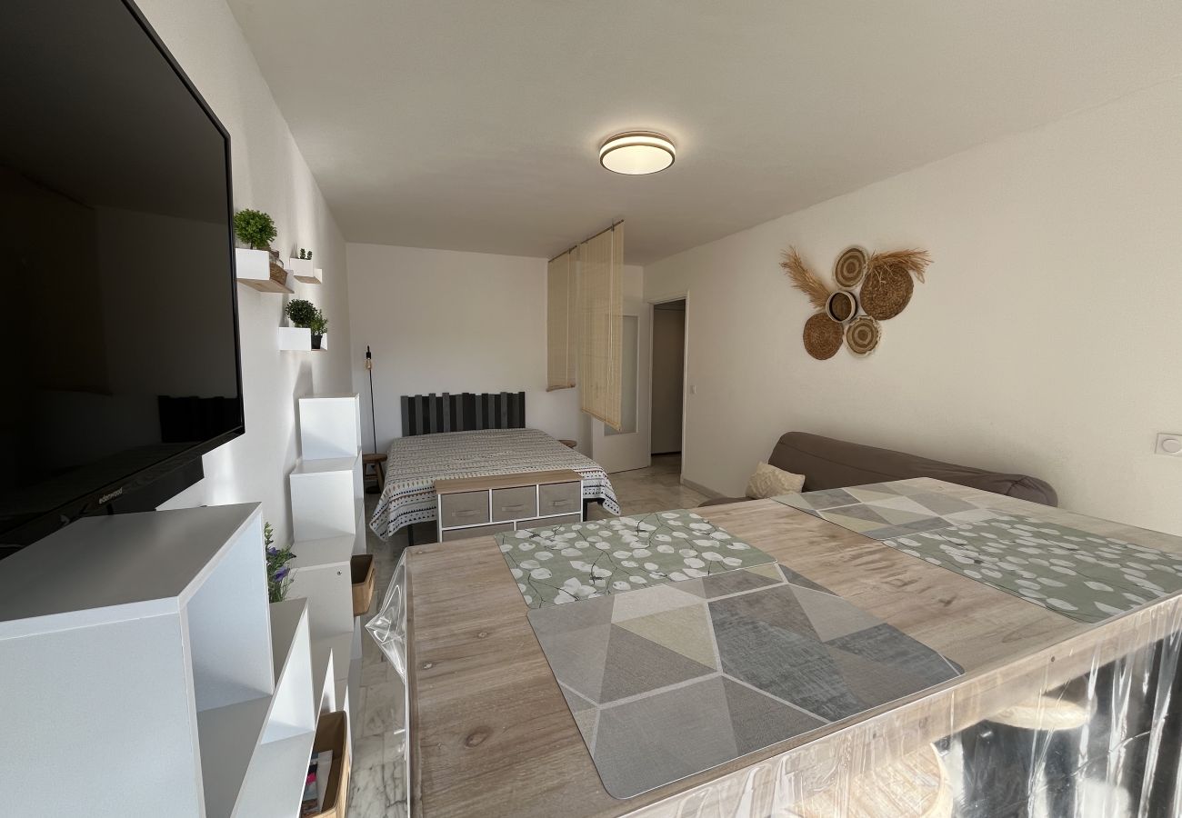 Estudio en Fréjus - Fréjus Plage, estudio 30m2, 4 personas, aire acondicionado, wifi de alta velocidad, aparcamiento privado, balcón