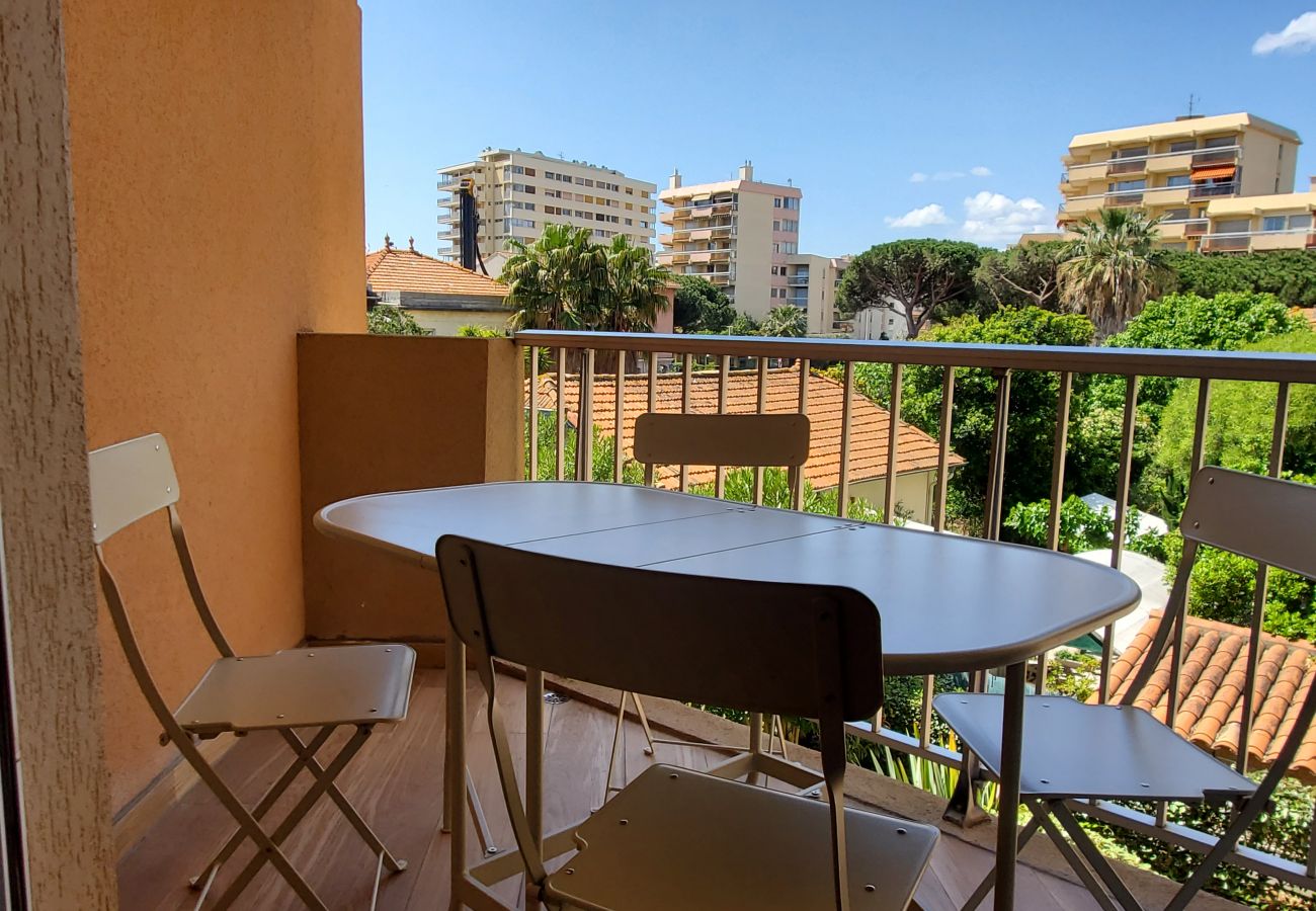 Appartamento a Fréjus - FREJUS PLAGE 2 Locali 32m2 Les Pins Maritimes 4 Persone Balcone su giardino