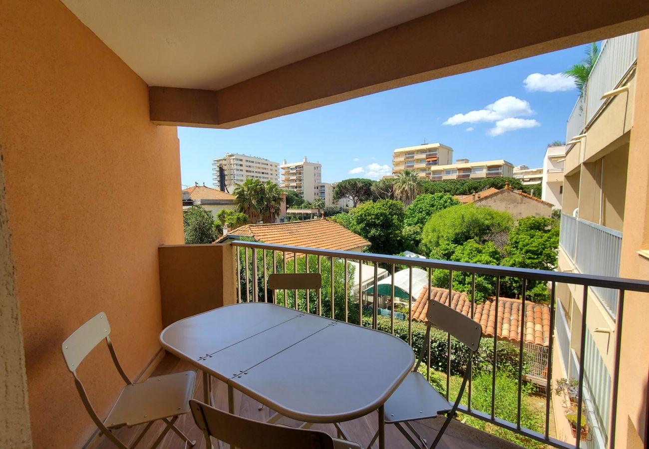 Appartamento a Fréjus - FREJUS PLAGE 2 Locali 32m2 Les Pins Maritimes 4 Persone Balcone su giardino