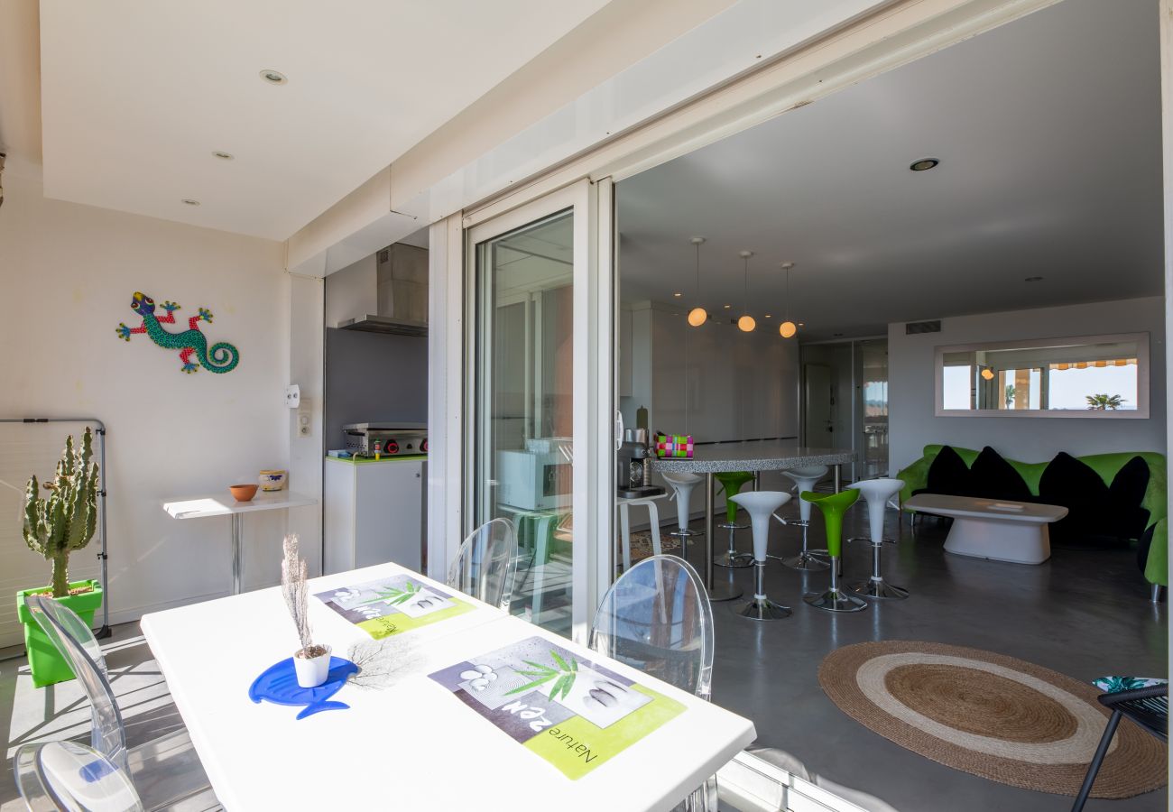 Appartamento a Fréjus - Port FREJUS T3 Garage doppio 70m2 Vista mare Accesso diretto alla spiaggia Piscina Un soggiorno da sogno per 4 persone privilegiate