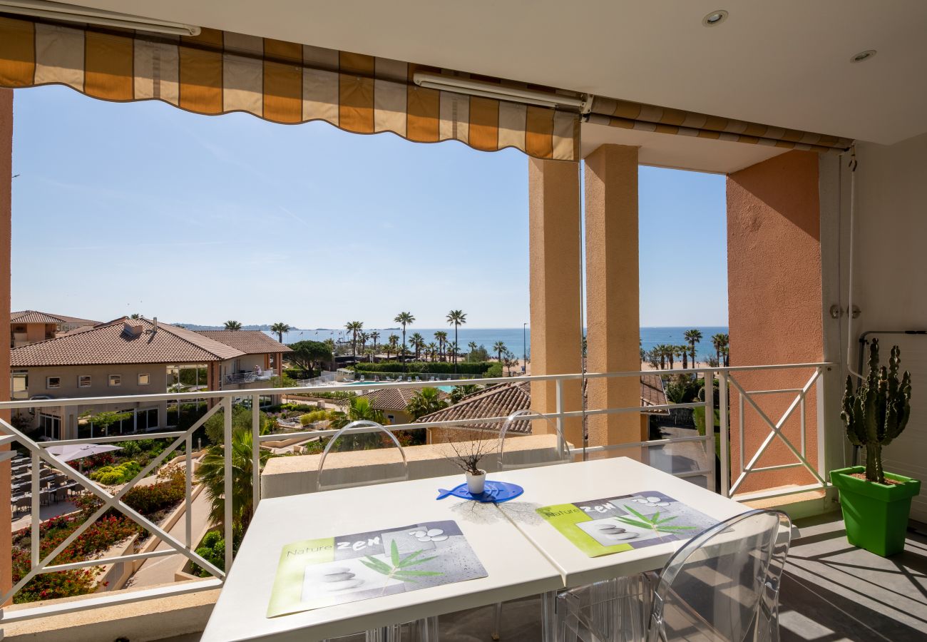 Appartamento a Fréjus - Port FREJUS T3 Garage doppio 70m2 Vista mare Accesso diretto alla spiaggia Piscina Un soggiorno da sogno per 4 persone privilegiate