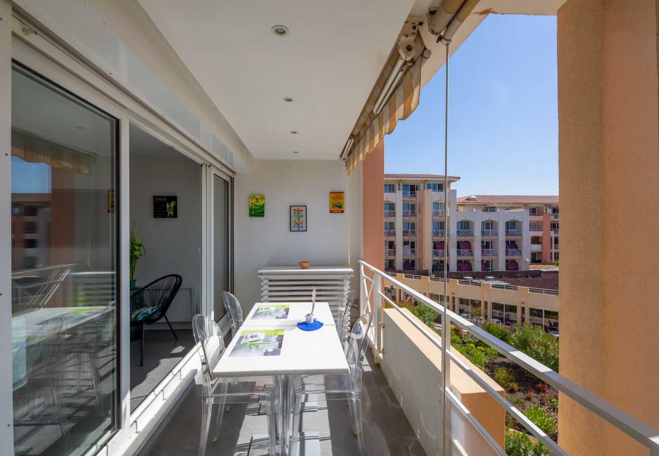 Appartamento a Fréjus - Port FREJUS T3 Garage doppio 70m2 Vista mare Accesso diretto alla spiaggia Piscina Un soggiorno da sogno per 4 persone privilegiate