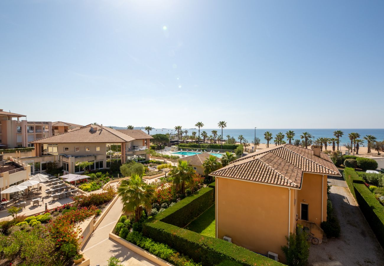 Appartamento a Fréjus - Port FREJUS T3 Garage doppio 70m2 Vista mare Accesso diretto alla spiaggia Piscina Un soggiorno da sogno per 4 persone privilegiate