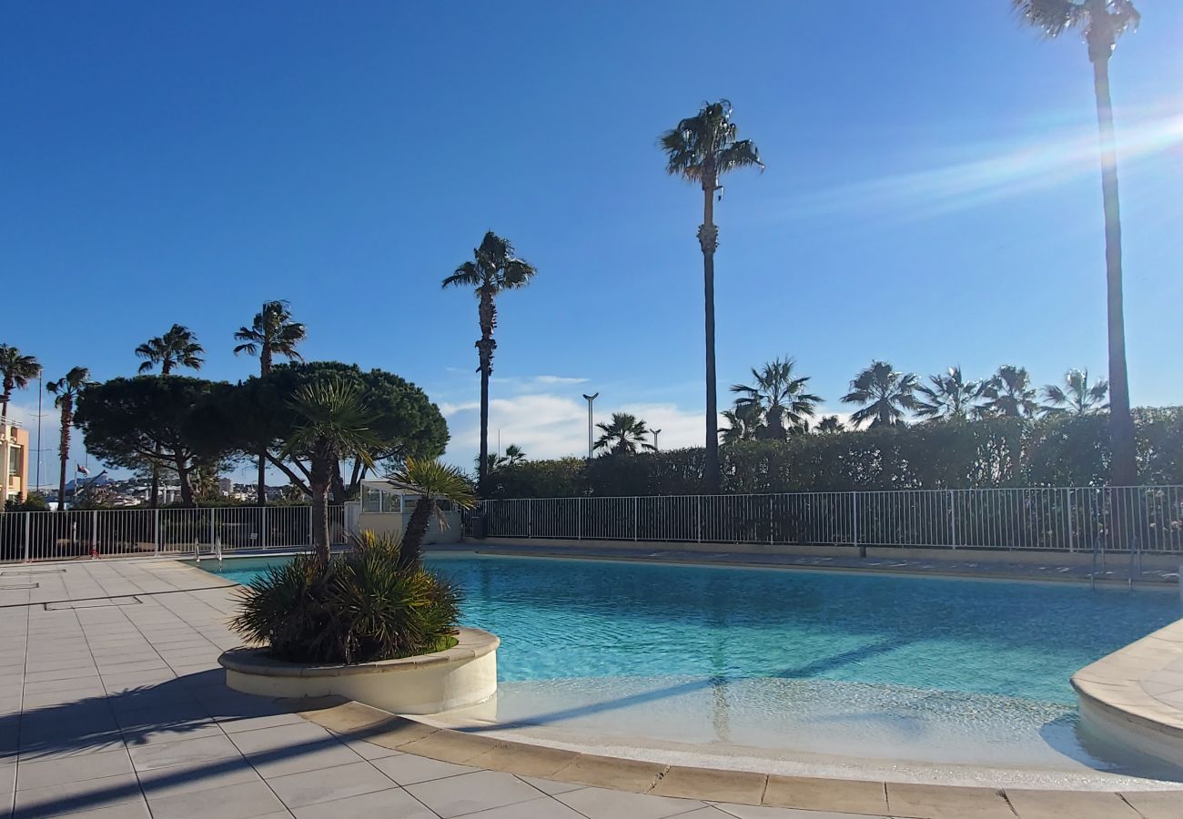 Appartamento a Fréjus - Port FREJUS T3 Garage doppio 70m2 Vista mare Accesso diretto alla spiaggia Piscina Un soggiorno da sogno per 4 persone privilegiate