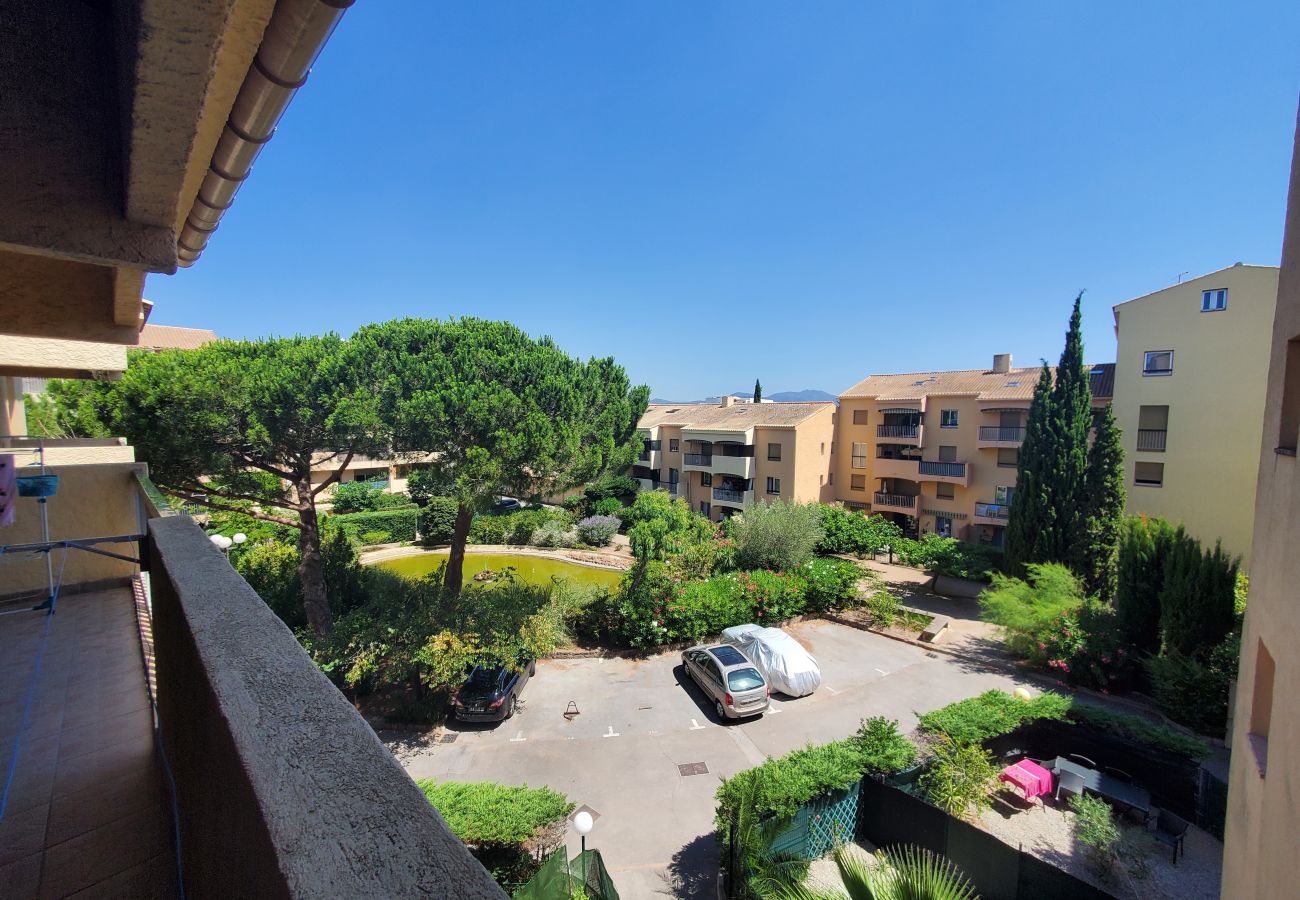 Appartamento a Fréjus - Port FREJUS T3 Duplex 50m2 Balcone su Giardino Parcheggio 6 Persone