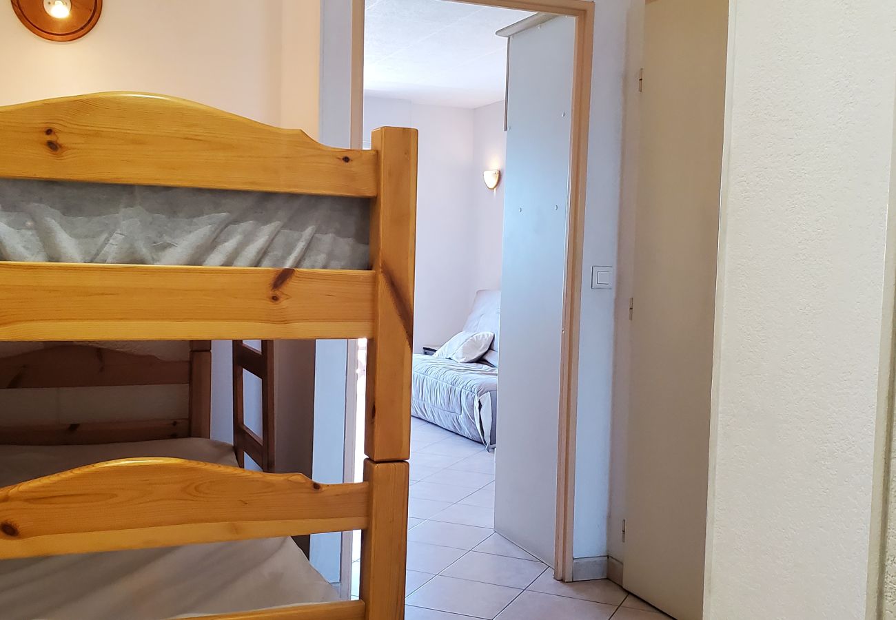 Studio a Fréjus - LE CAPITOLE, vista mare, cabina monolocale 27m2 fronte mare, 2 adulti, 2 bambini, aria condizionata e garage