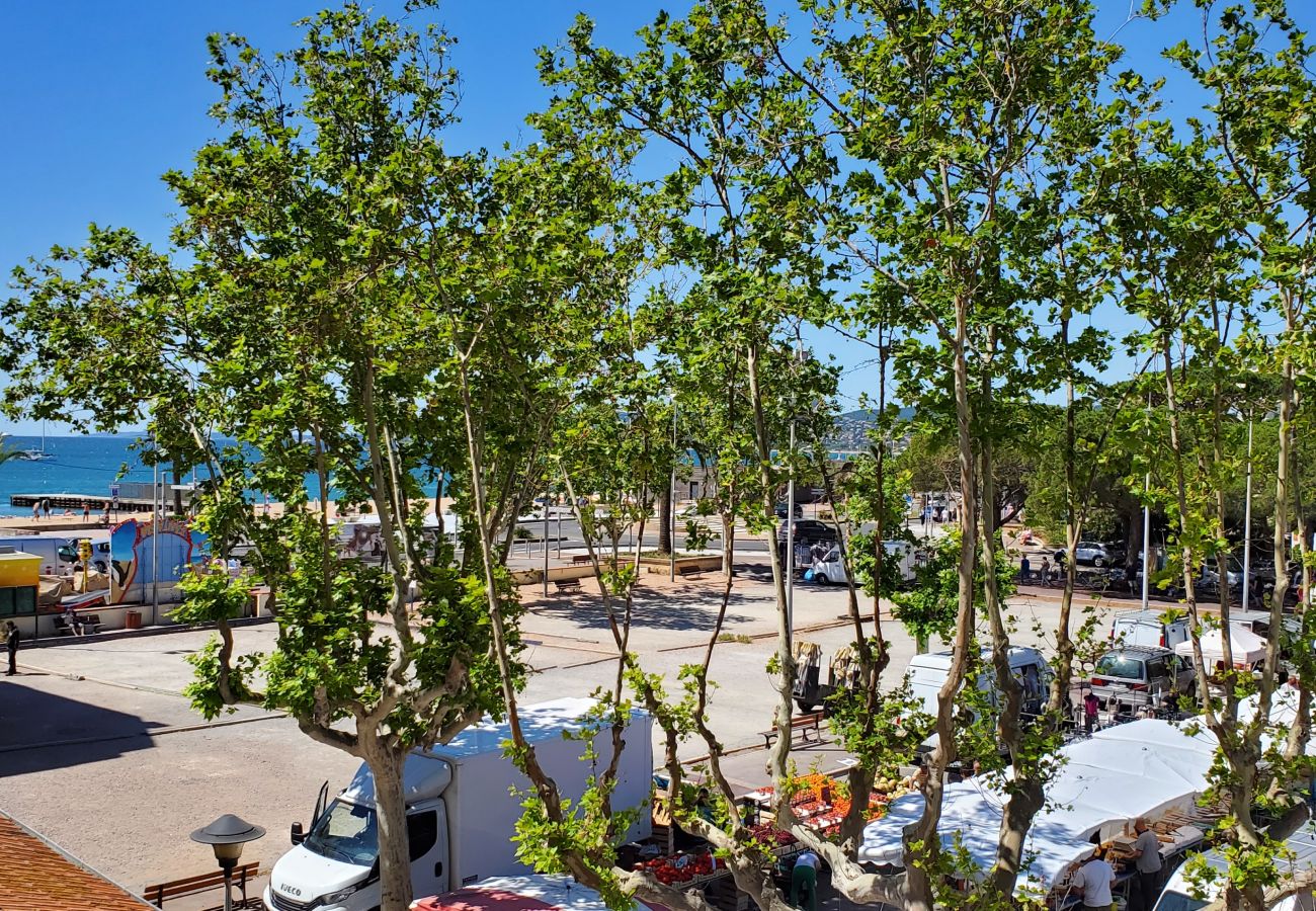 Appartamento a Fréjus - Fréjus-Plage, 110m2, 3 camere da letto, 6 persone, fronte mare, aria condizionata e garage doppio