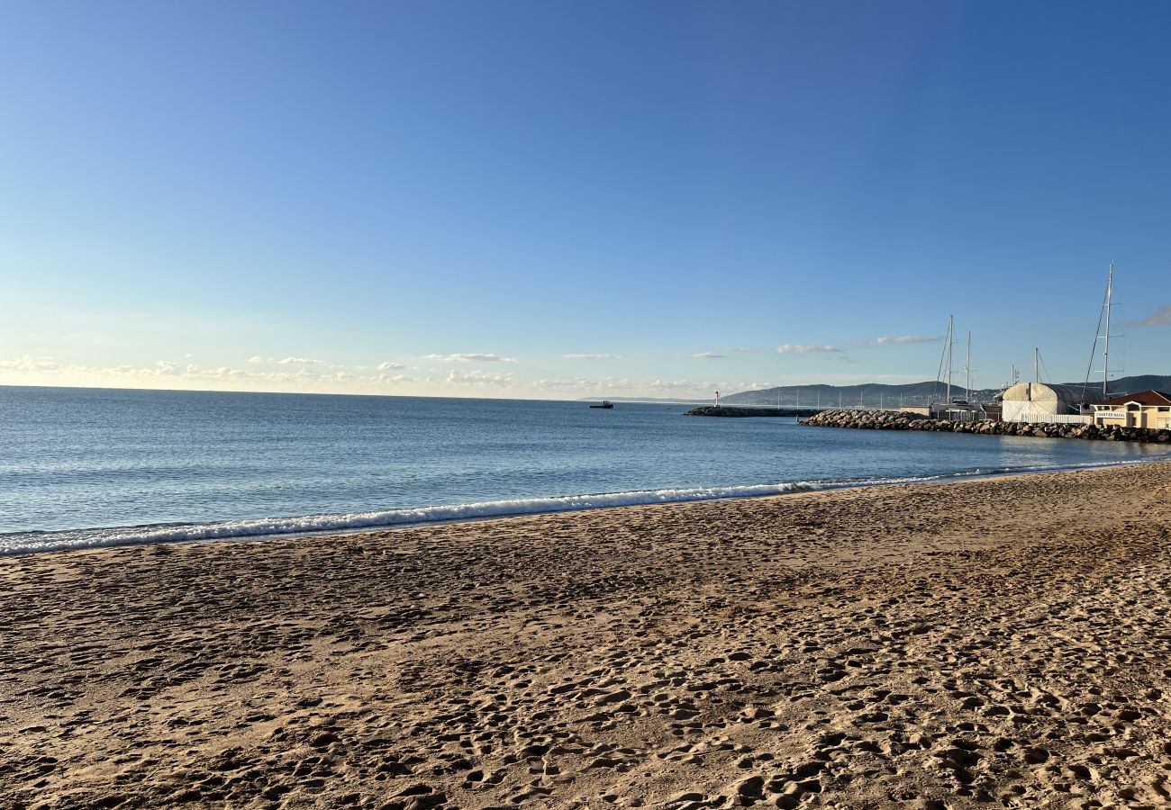 Appartamento a Fréjus - Fréjus Plage, Le Méditerranée, Grande T2, 56 m2, 4 persone, Vista Mare