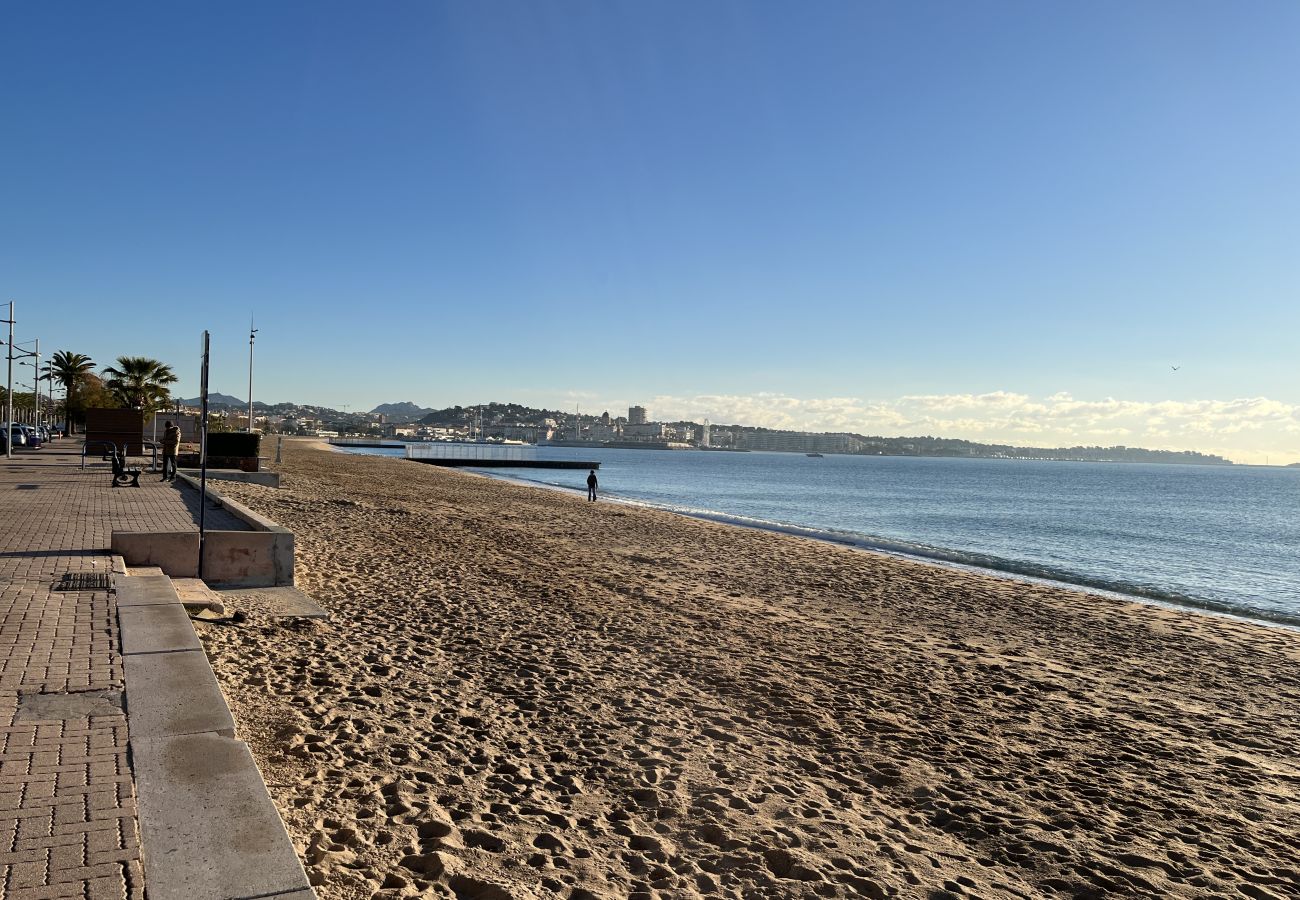 Appartamento a Fréjus - Fréjus Plage, Le Méditerranée, Grande T2, 56 m2, 4 persone, Vista Mare