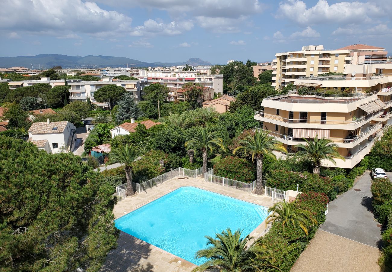 Appartement à Fréjus - FREJUS PLAGE La Miougrano T1 Bis 36m2 Piscine - Plage à 150m Beau balcon 4 Personnes