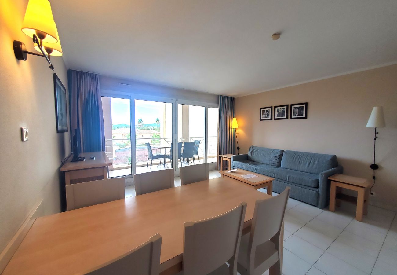 Appartement à Fréjus - CAP HERMES Magnifique logement climatisé 6 couchages Vue mer accès direct Plage avec Parking en sous-sol