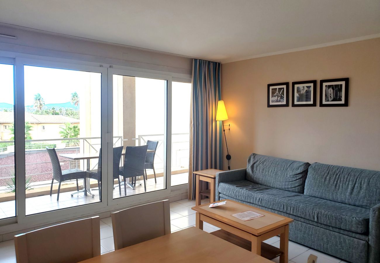 Appartement à Fréjus - CAP HERMES Magnifique logement climatisé 6 couchages Vue mer accès direct Plage avec Parking en sous-sol