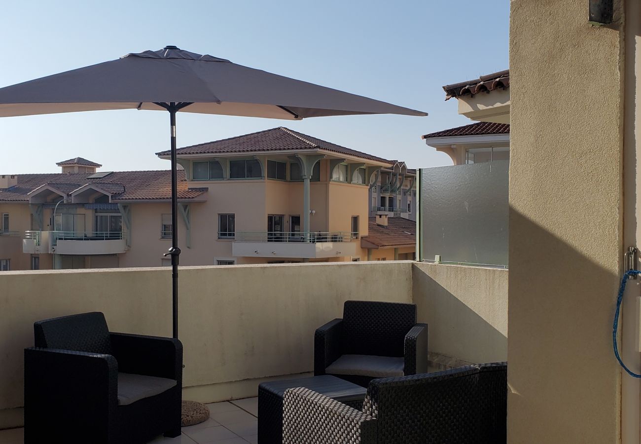 Appartement à Fréjus - Port FREJUS T2 39m2 climatisé Belle terrasse Vue jardin Wifi Parking 4 Personnes