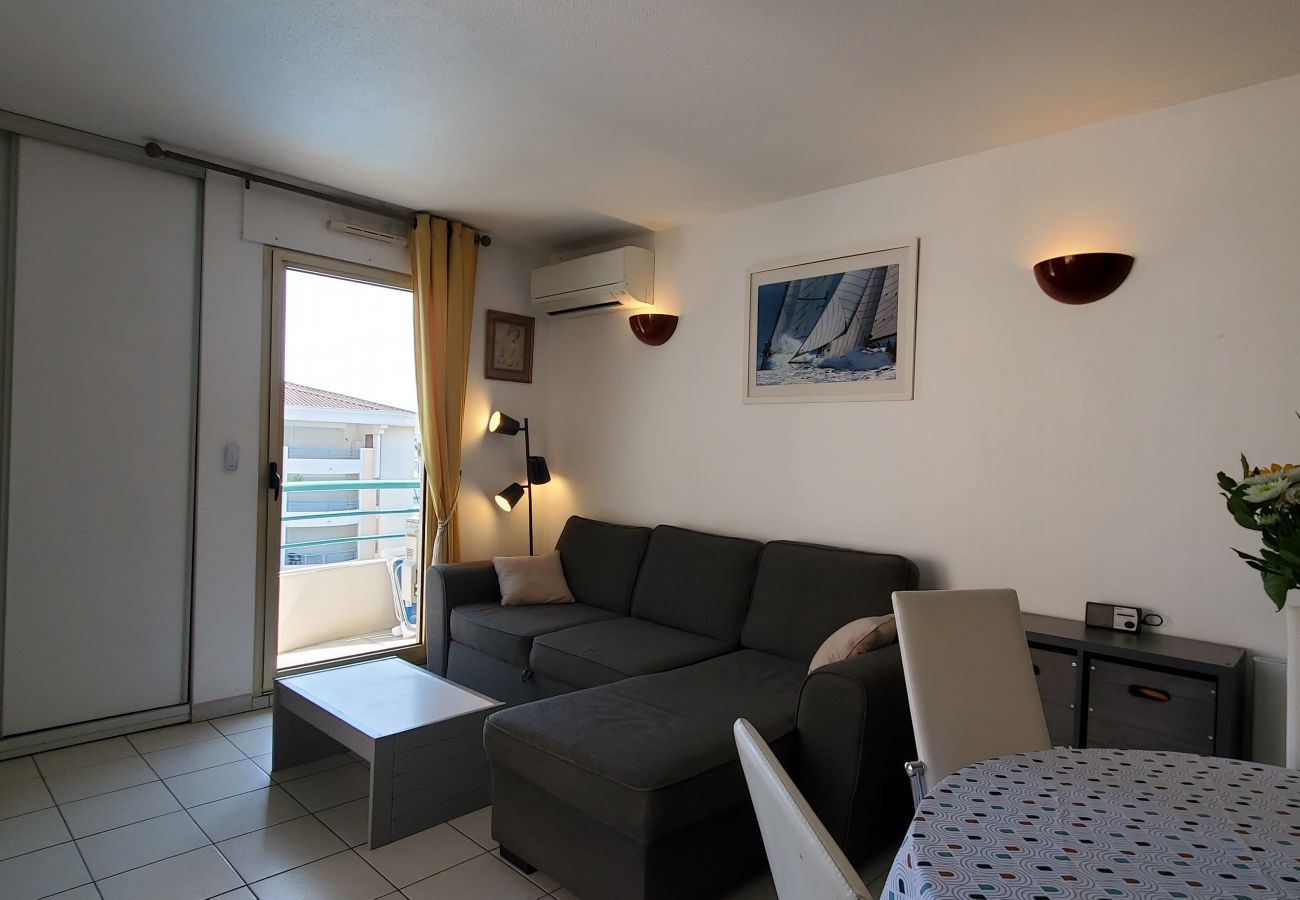 Appartement à Fréjus - Port-Frejus, Open, 2 pieces, 42m2, climatise, balcon vue sur piscine et jardin, parking 