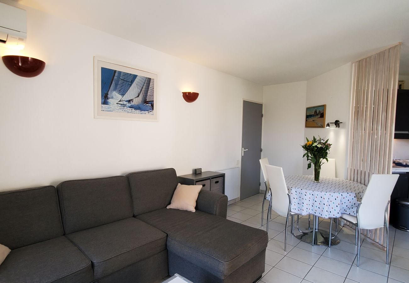 Appartement à Fréjus - Port-Frejus, Open, 2 pieces, 42m2, climatise, balcon vue sur piscine et jardin, parking 