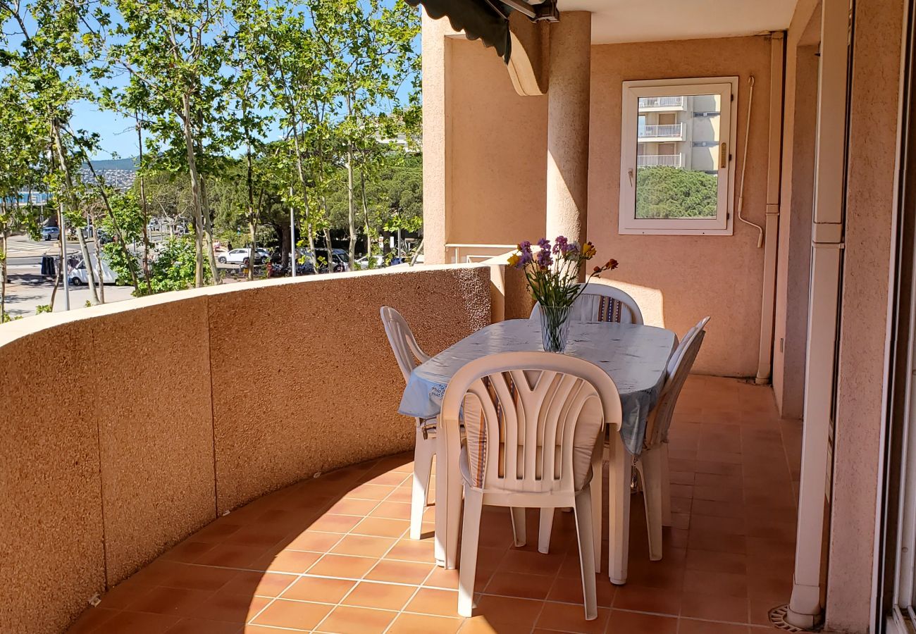 Appartement à Fréjus - Fréjus-Plage, 110m2, 3 chambres, 6 personnes, face mer, clim et garage double