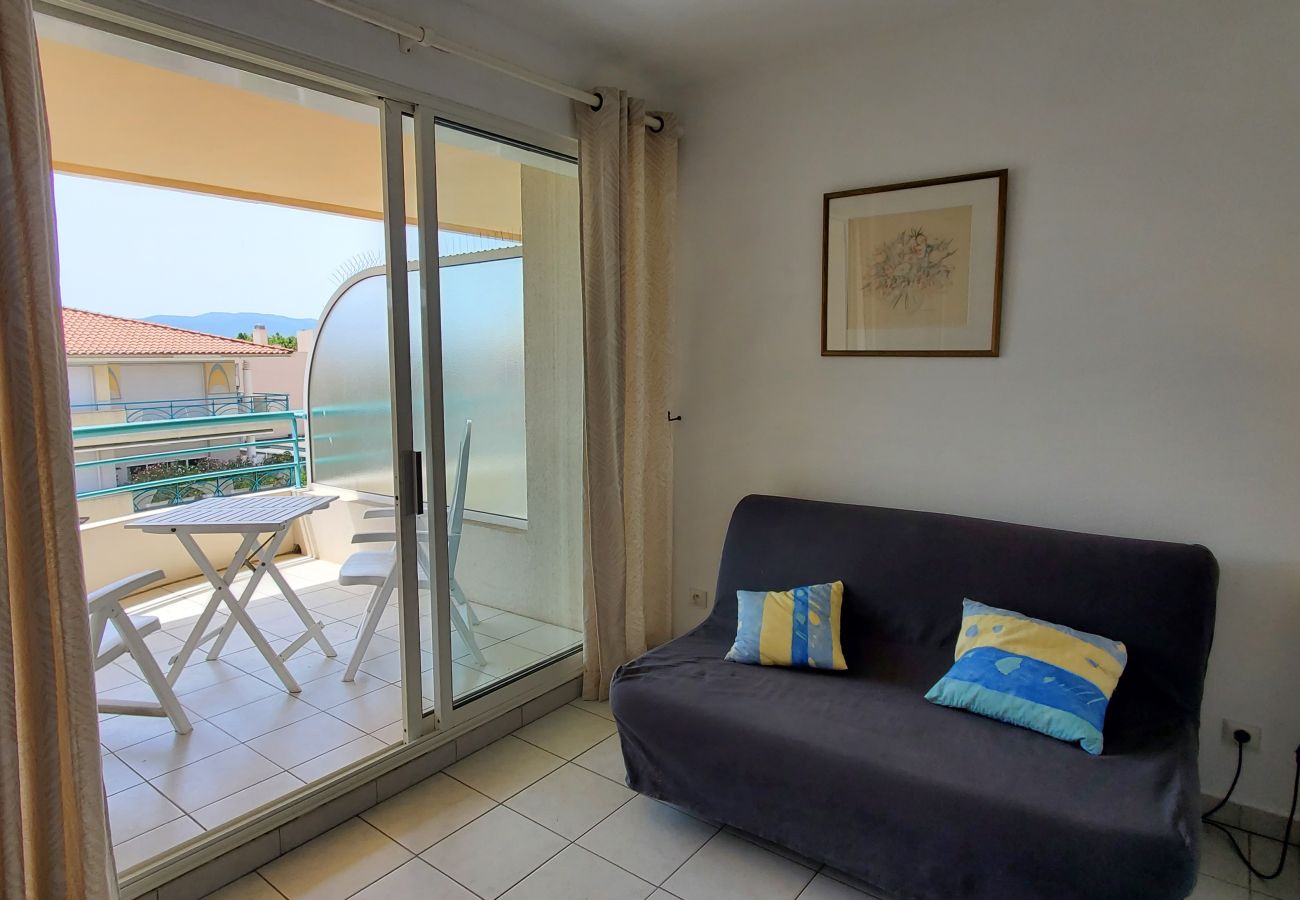 Appartement à Fréjus - Port-Fréjus, Le Cesarée, 100m des plages, T2, 30m2, 4 personnes, clim, piscine, parking privé