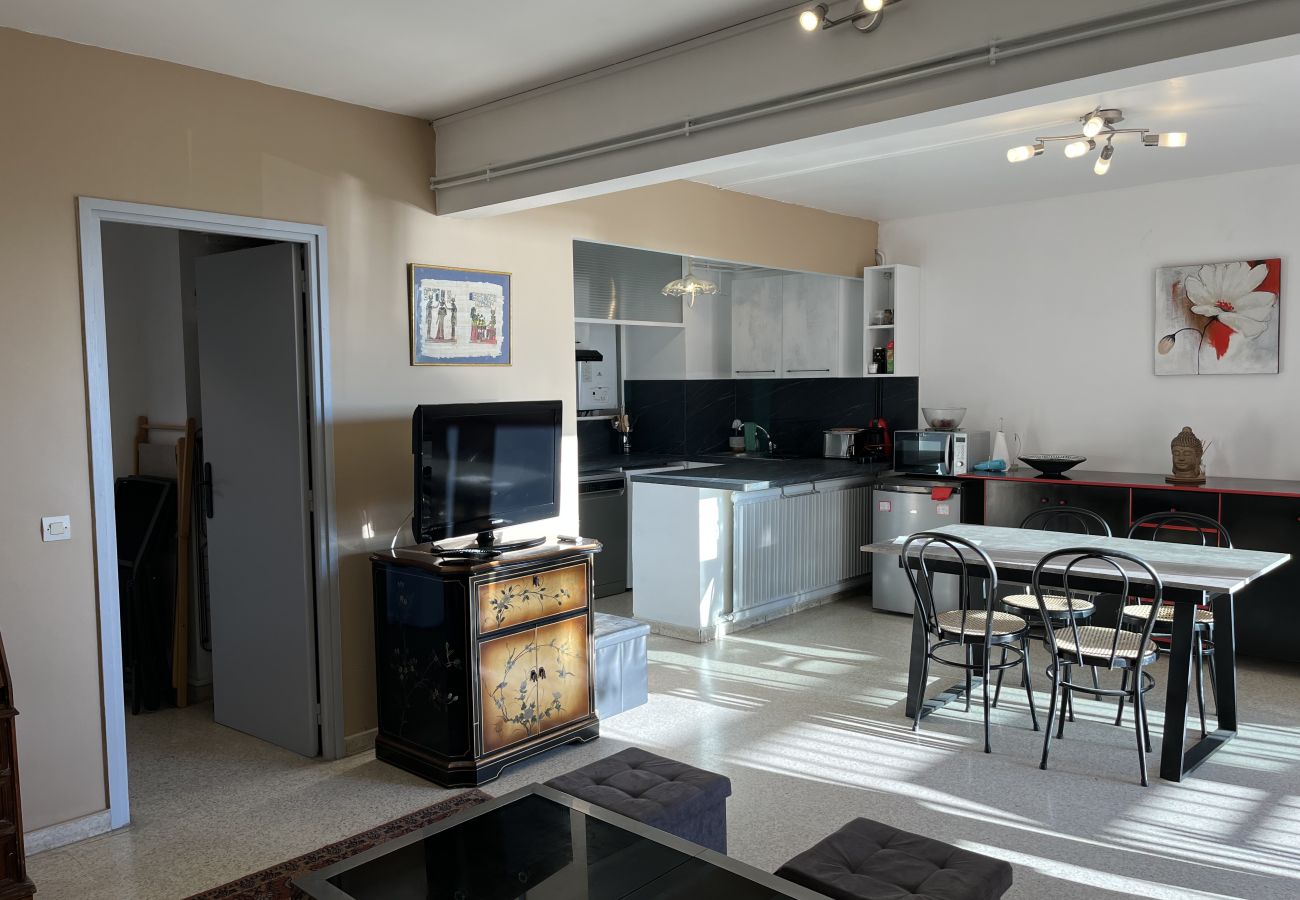 Appartement à Fréjus - Fréjus Plage, Le Méditerranée, Grand T2, 56 m2, 4 personnes, Vue Mer 