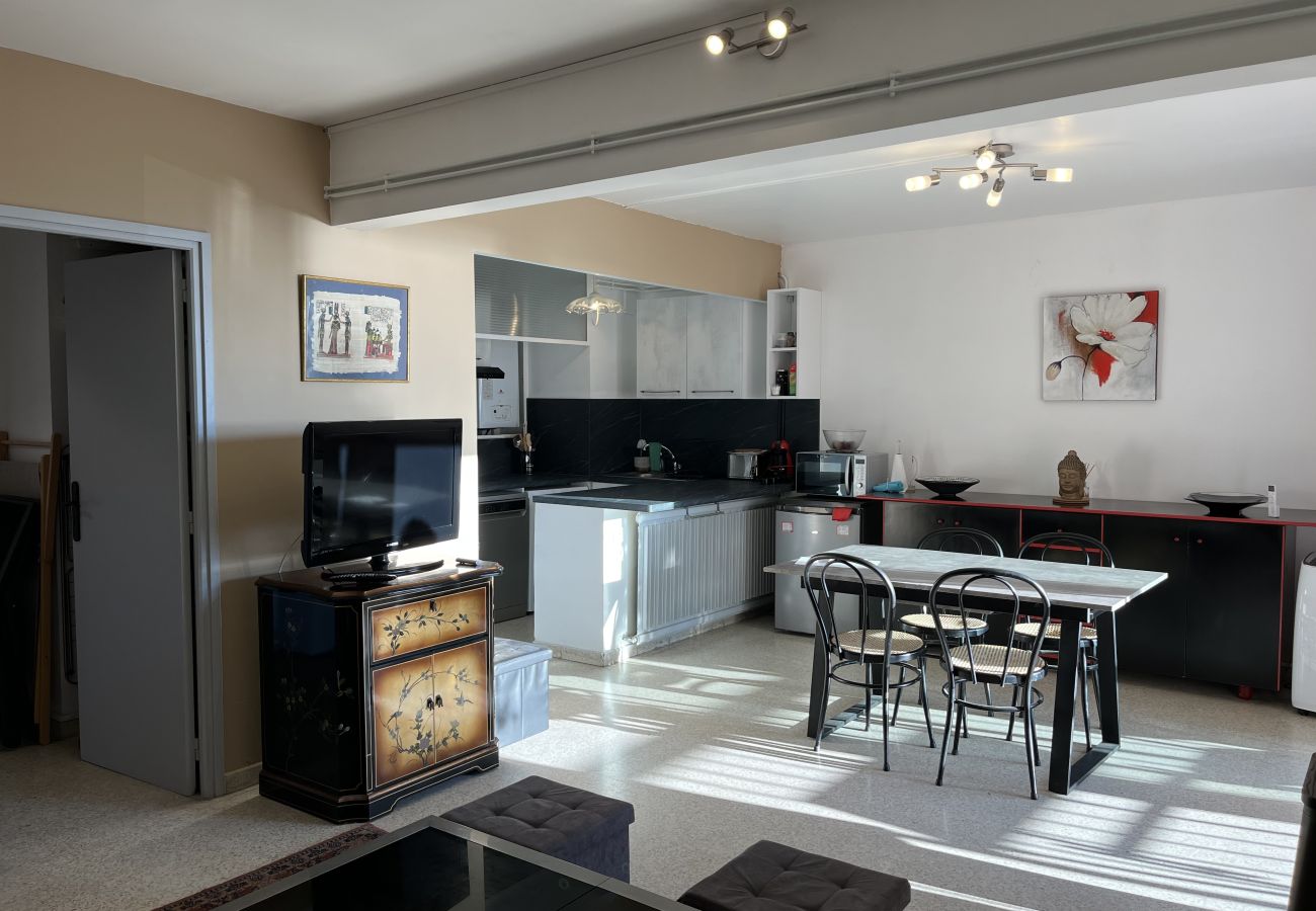 Appartement à Fréjus - Fréjus Plage, Le Méditerranée, Grand T2, 56 m2, 4 personnes, Vue Mer 